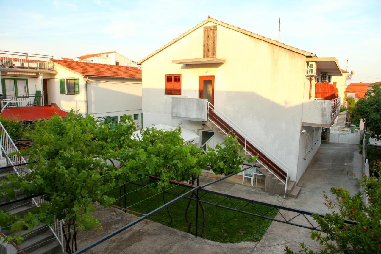 Apartmani Ana Juricev Vodice Водице Екстериор снимка