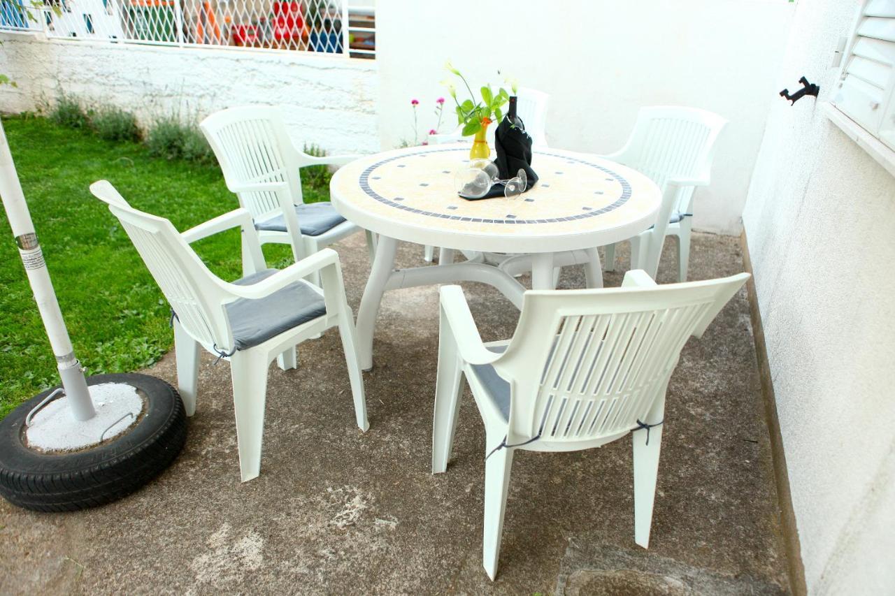 Apartmani Ana Juricev Vodice Водице Екстериор снимка