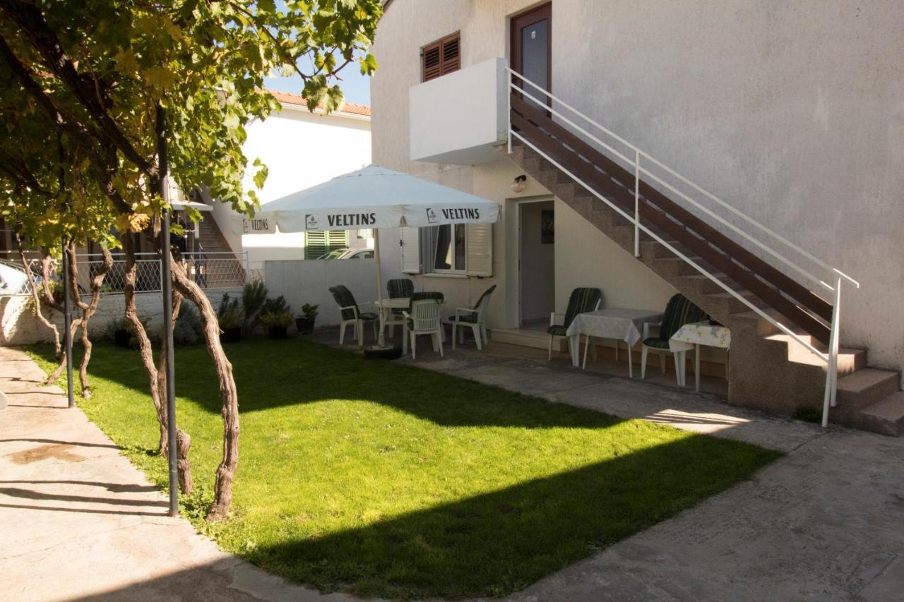 Apartmani Ana Juricev Vodice Водице Екстериор снимка