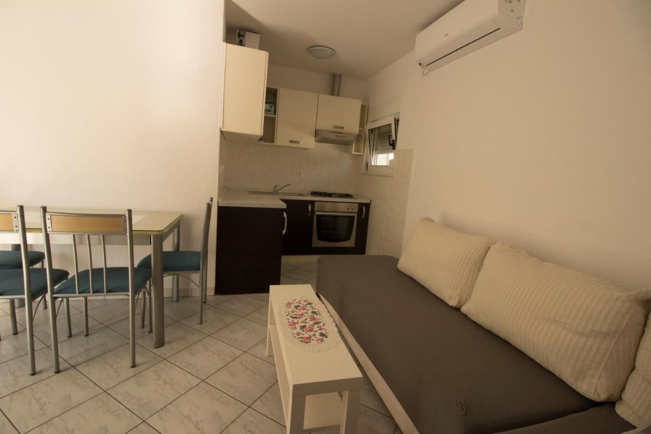 Apartmani Ana Juricev Vodice Водице Екстериор снимка