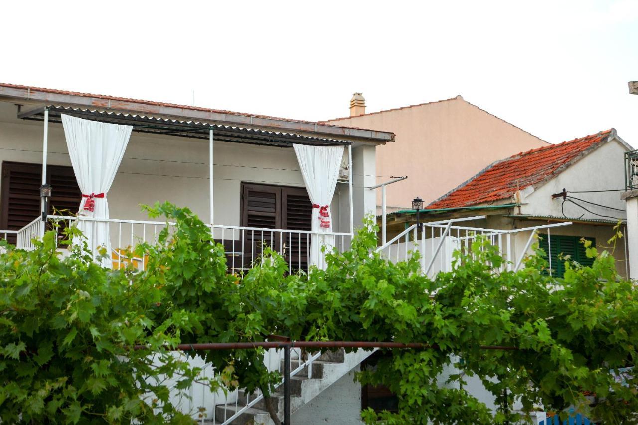 Apartmani Ana Juricev Vodice Водице Екстериор снимка