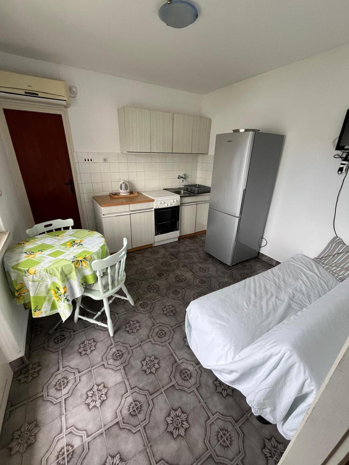 Apartmani Ana Juricev Vodice Водице Екстериор снимка