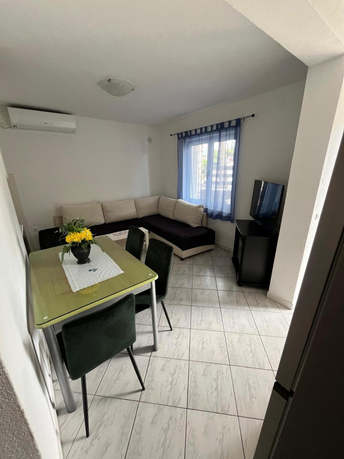 Apartmani Ana Juricev Vodice Водице Екстериор снимка