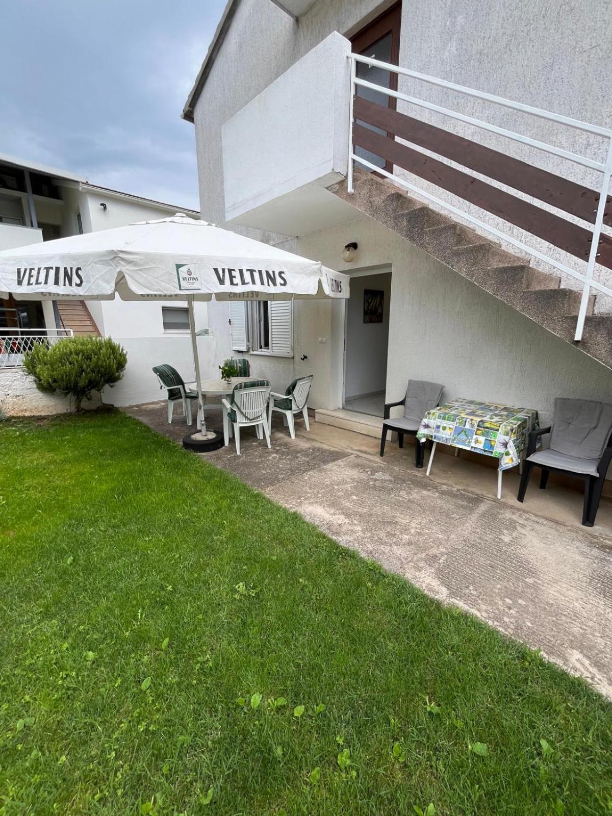 Apartmani Ana Juricev Vodice Водице Екстериор снимка
