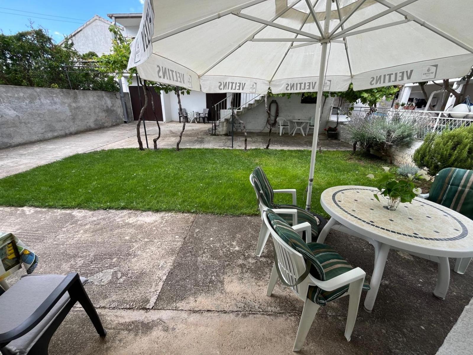 Apartmani Ana Juricev Vodice Водице Екстериор снимка